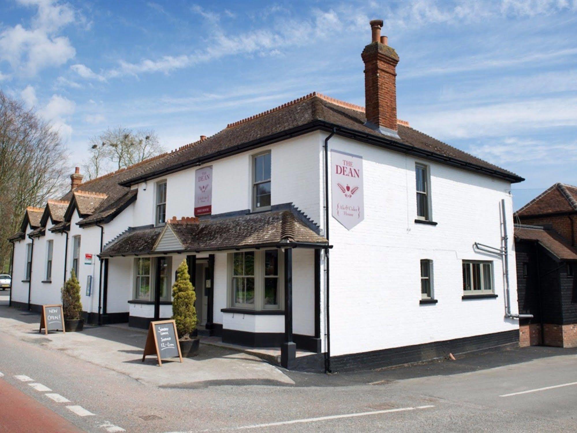 The Dean Ale & Cider House Hotel Чичестър Екстериор снимка